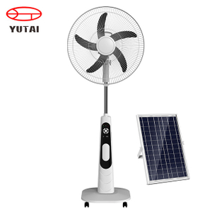 Ventilateur sur pied électrique chargeant la table de support portable ventilateurs solaires extérieurs ac dc ventilateur debout rechargeable avec batterie au lithium